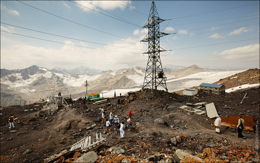 Эльбрус: Высота 3800 метров